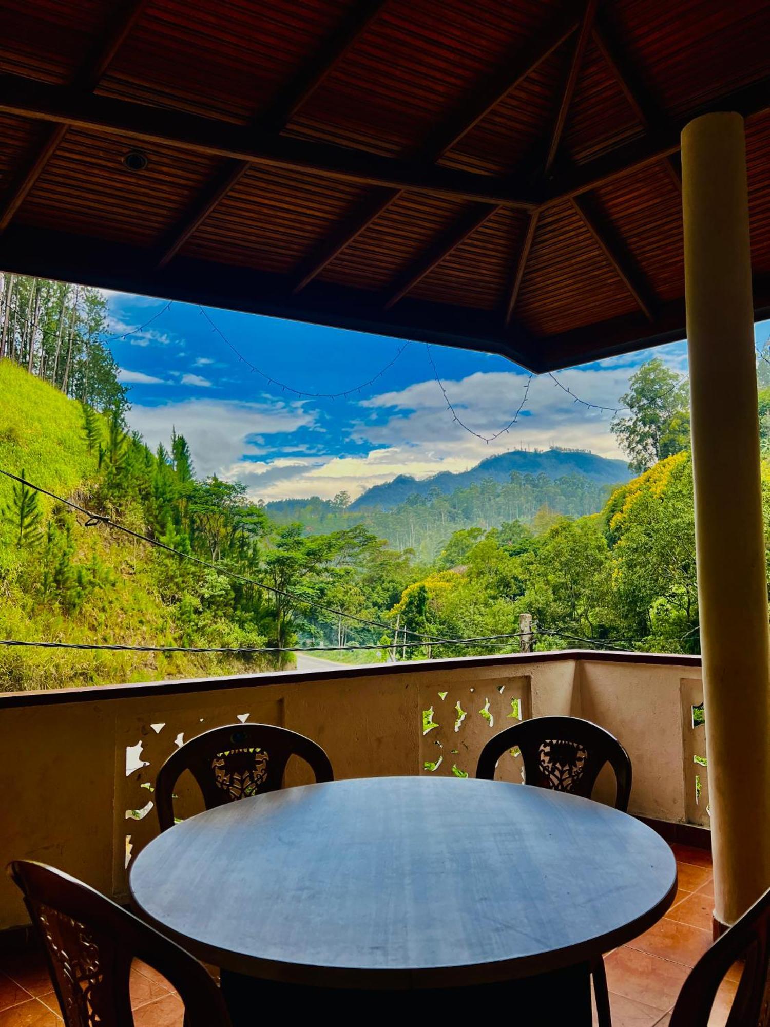 Pineview Lodge Ела Екстериор снимка