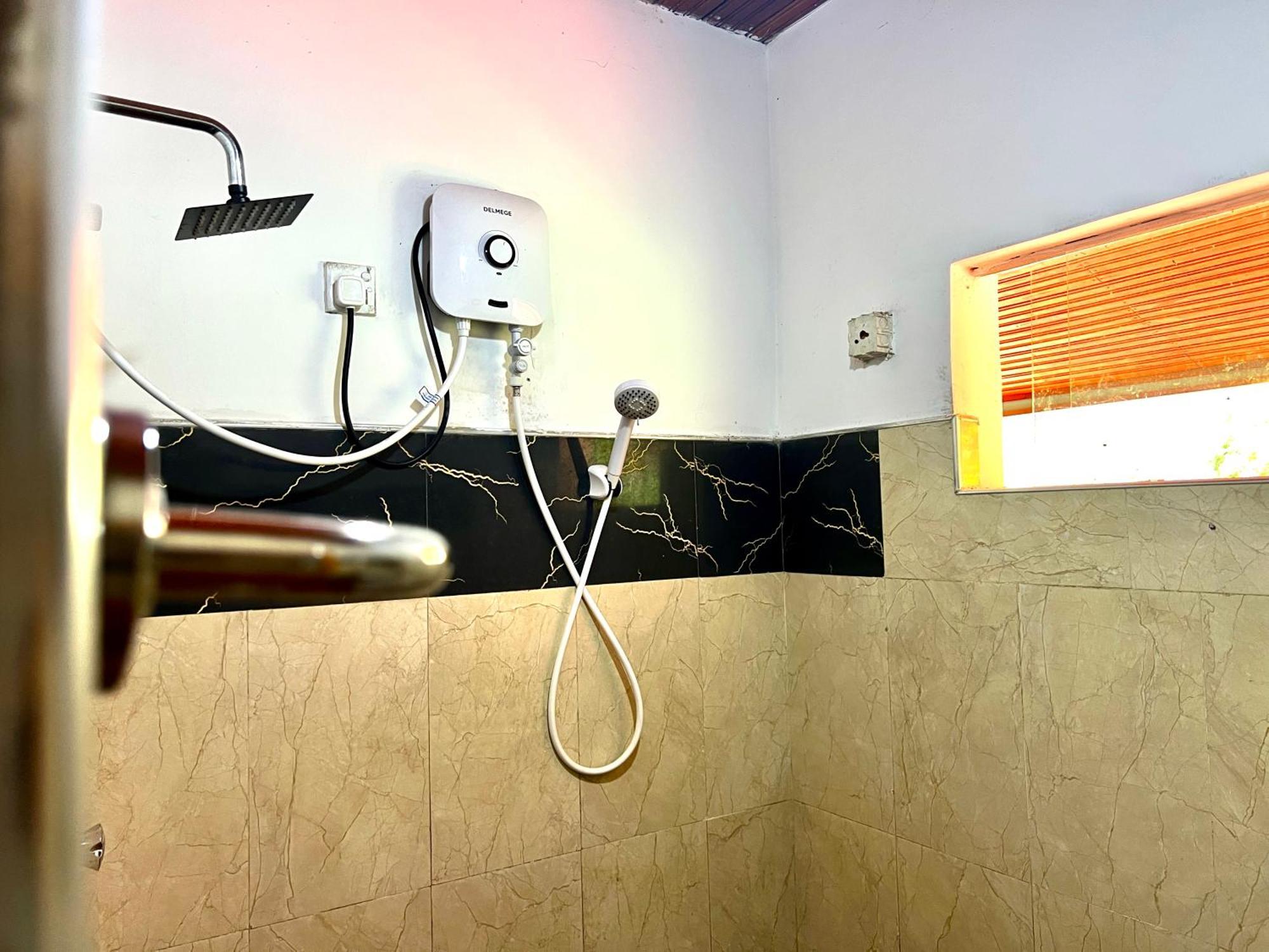 Pineview Lodge Ела Екстериор снимка