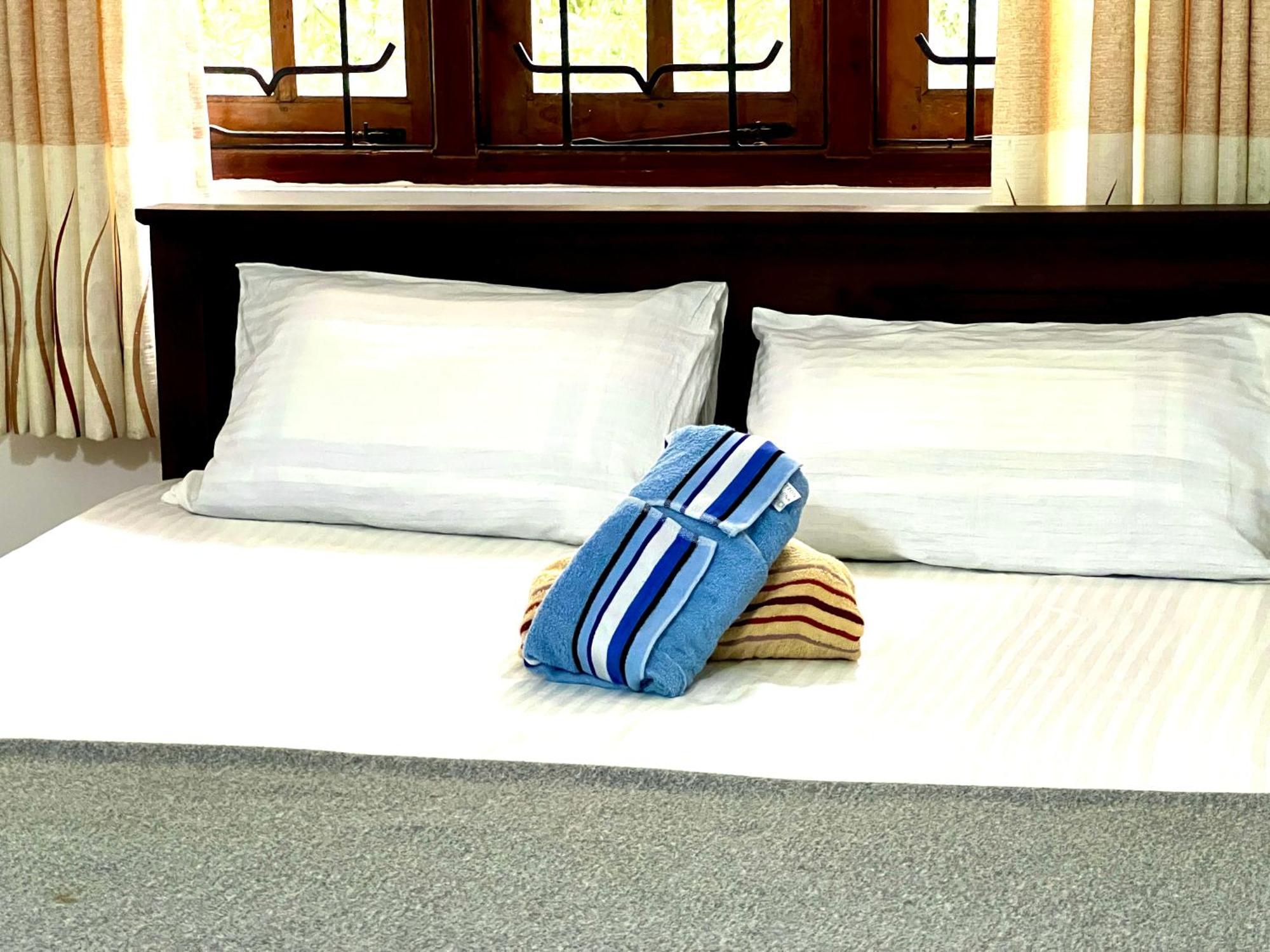 Pineview Lodge Ела Екстериор снимка