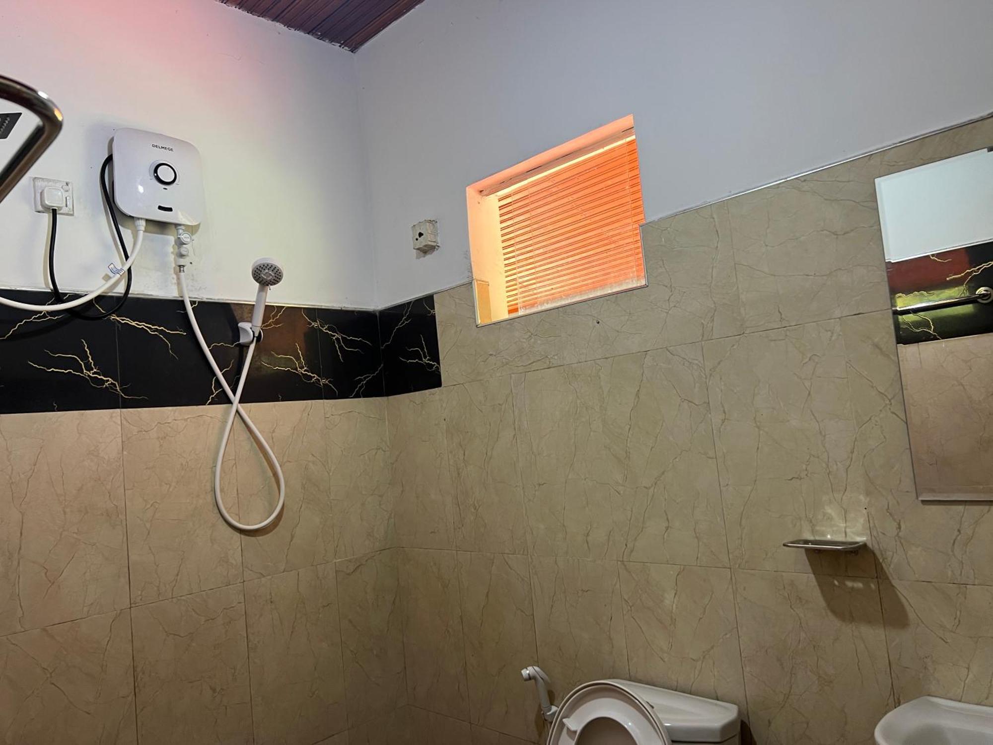 Pineview Lodge Ела Екстериор снимка